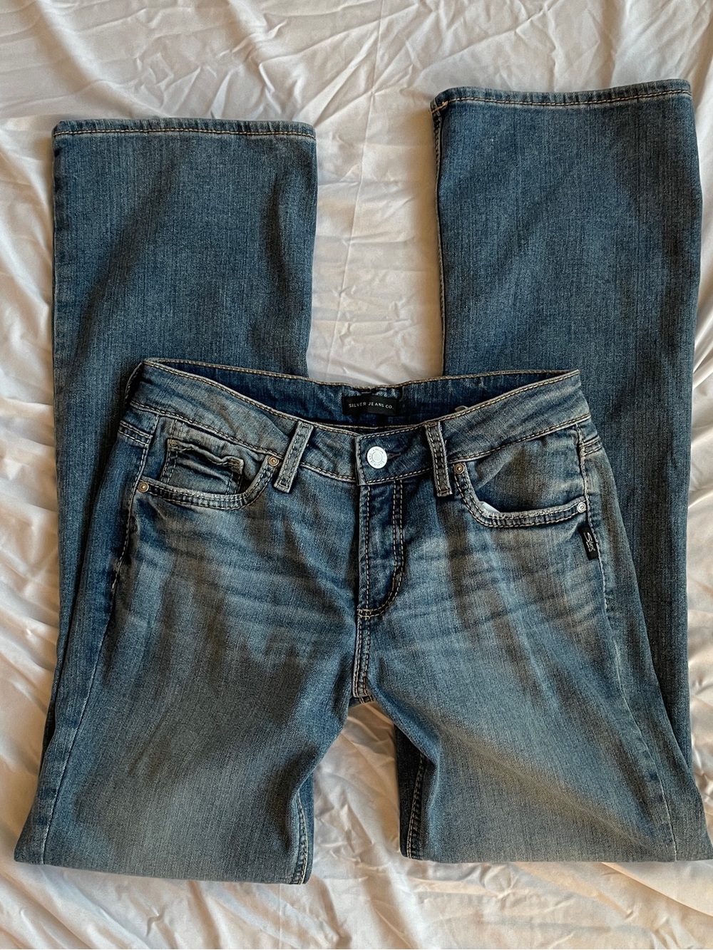 Silver Jeans Women's 28x33 Mid Rise Bootcut Medium Wash Denim Indie Sleaze Y2K